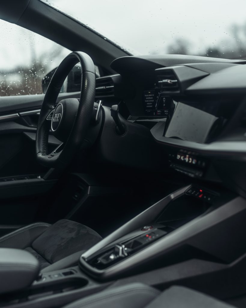 wypożyczalnia samochodów sportowych